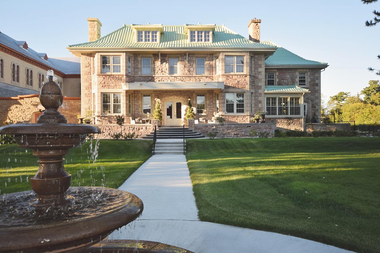 Manoir Chamberland (Adults Only) Hotel Montebello Exterior foto